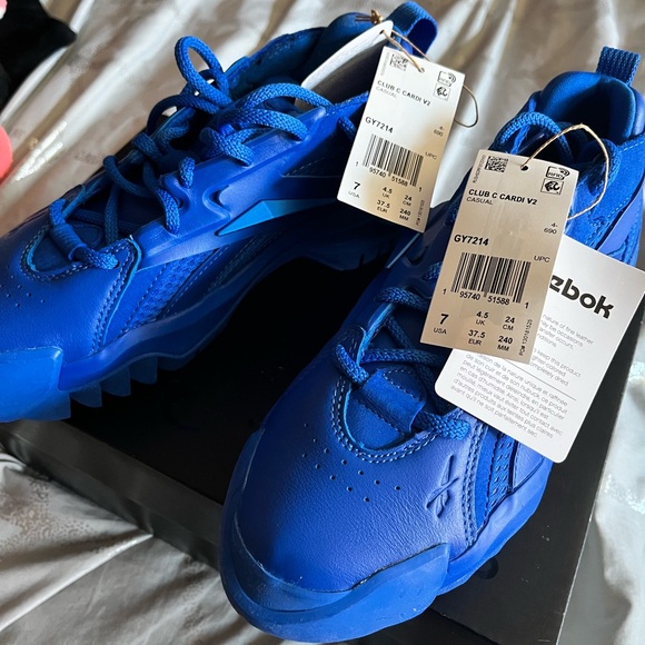 Reebok - Club Cardi C Cardi V2 Women’s Sneakers - Picture 2 of 4